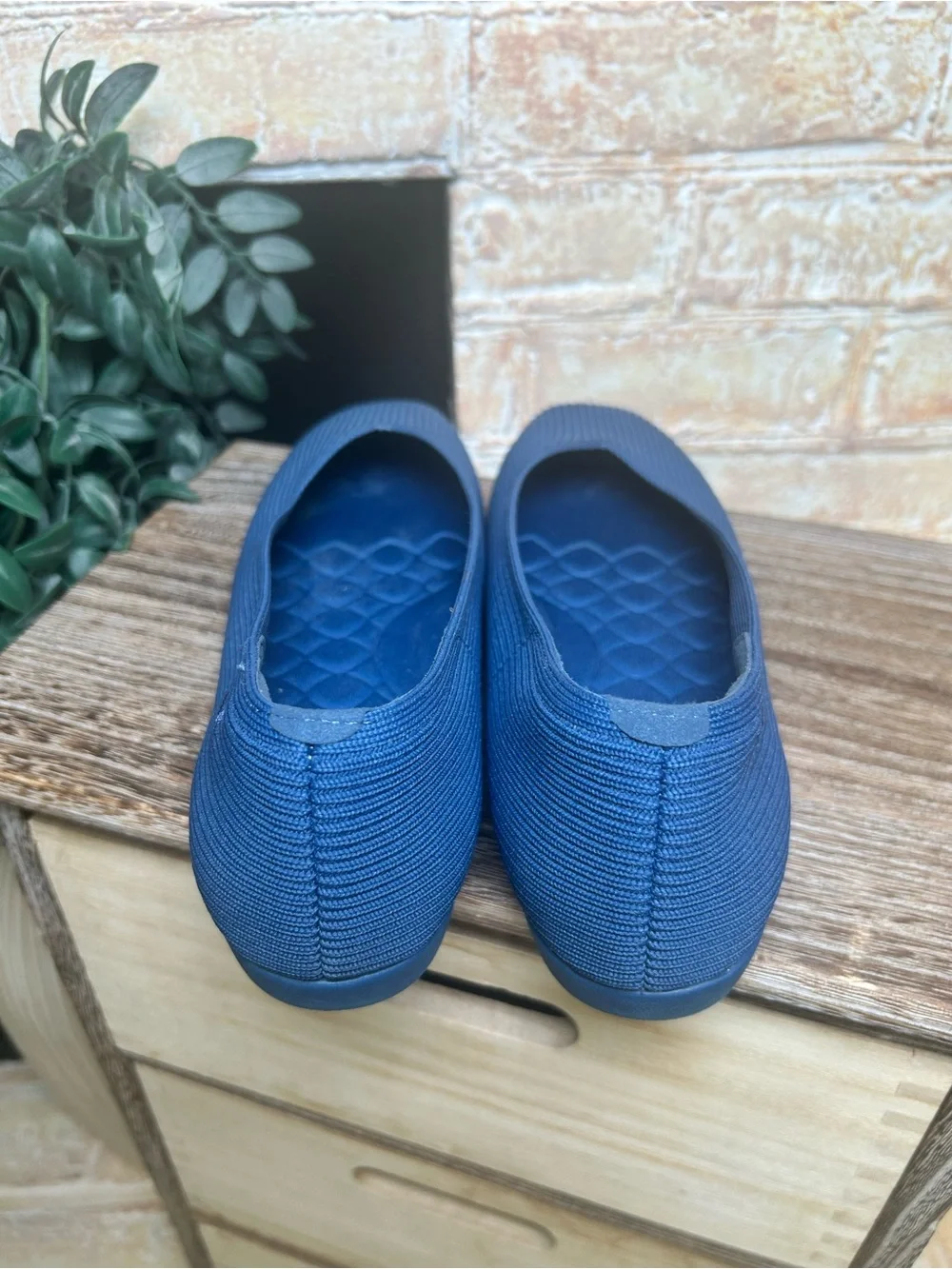 VIVAIA Margot Walker Blue Square Toe V-Cut Knit Flats Women’s 10.5 old money